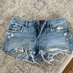 Abercrombie low rise short